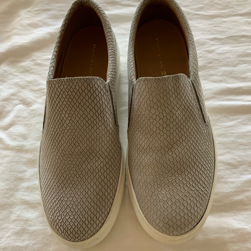 Maiden Lane Sneaker NWOT - Picture 2 of 6